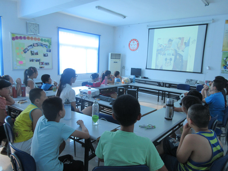 快乐成长，携手同行——暑期夏令营闭营交流会