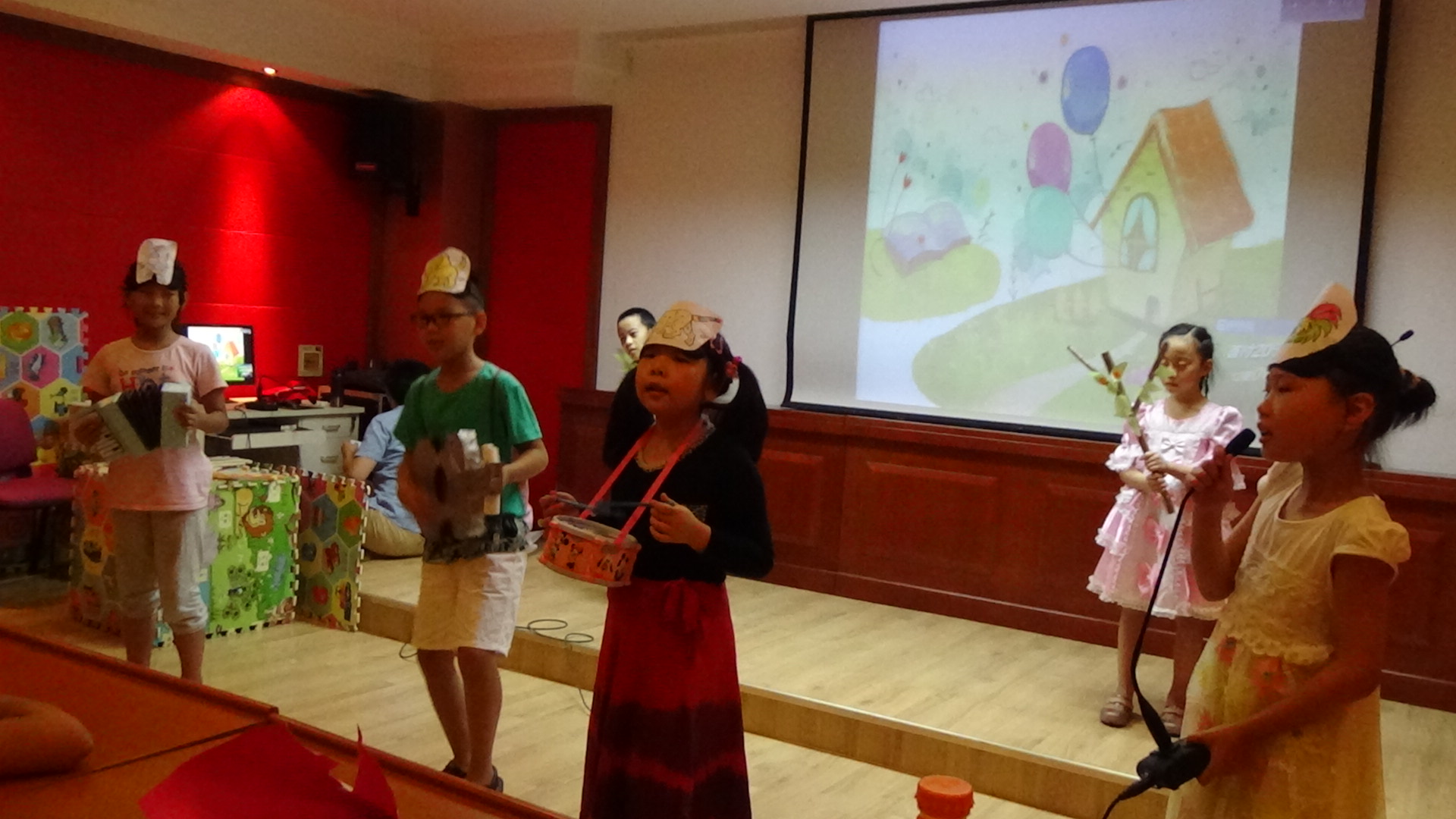 “开心向日葵”暑期夏令营圆满结营