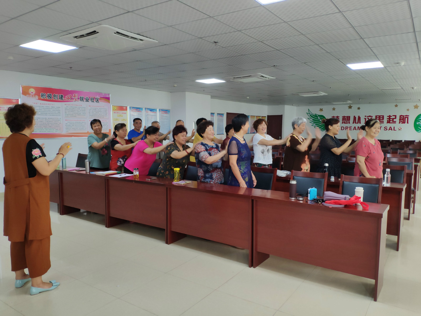 热身活动_meitu_4.jpg 热身活动_meitu_4.jpg