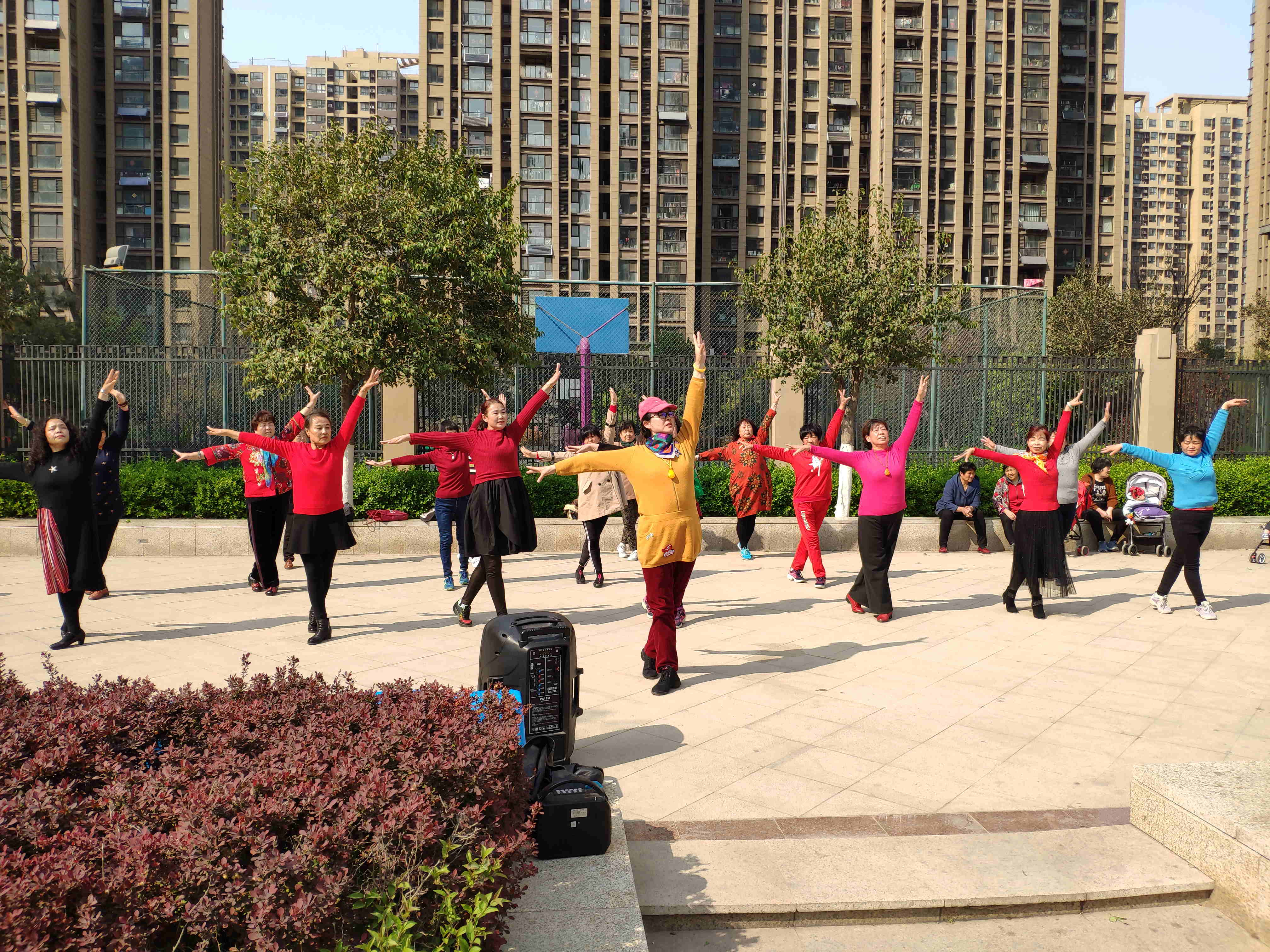 舞动新时代_看图王(1).jpg 舞动新时代_看图王(1).jpg