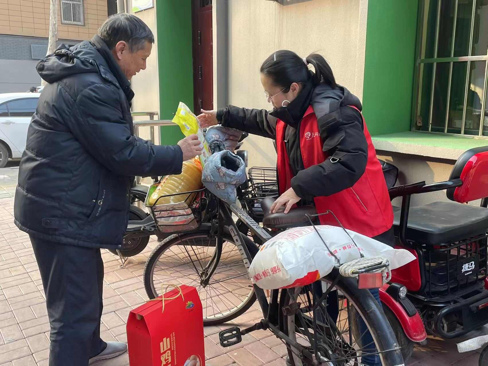 1-迎新春 送温暖_副本.jpg