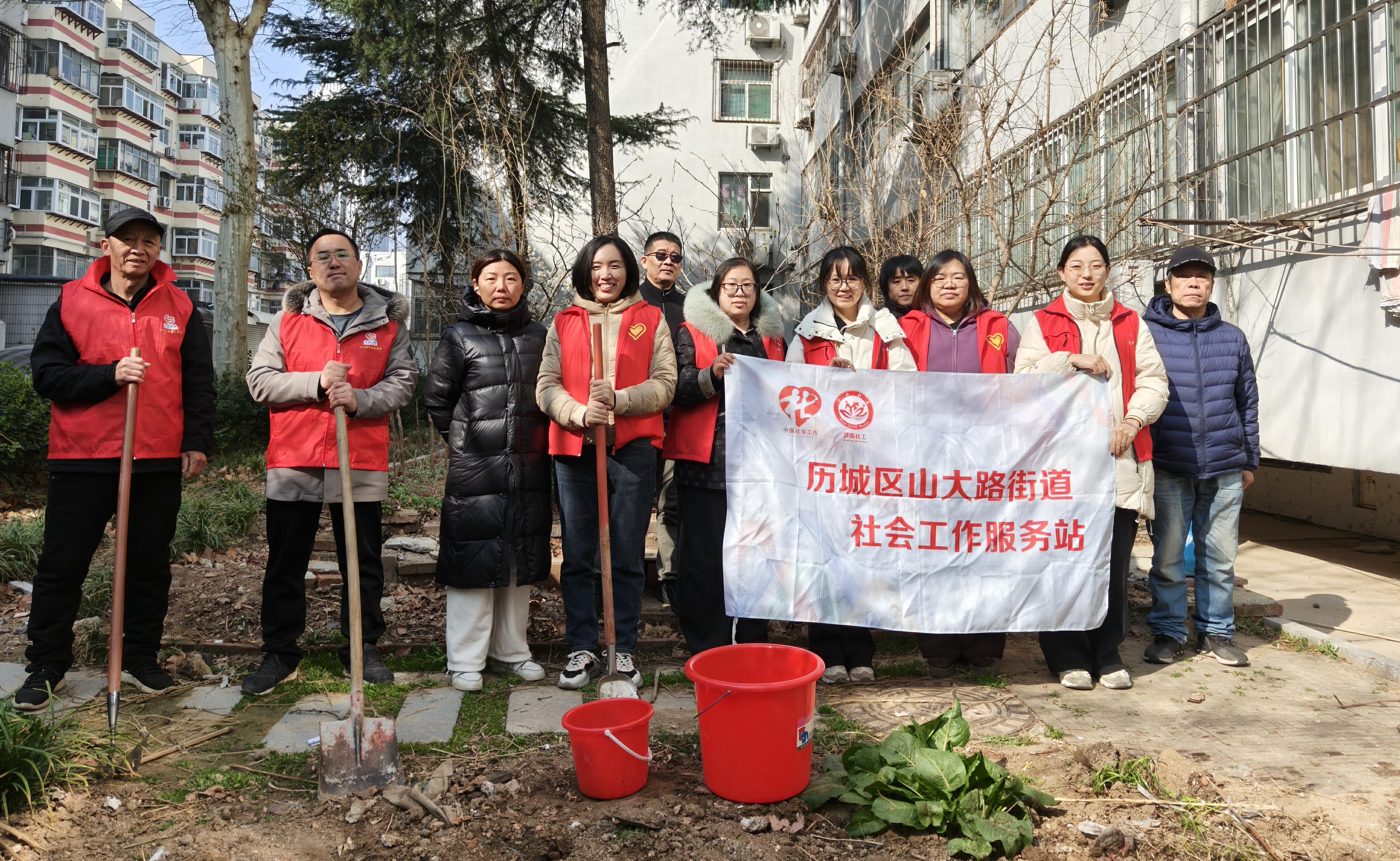 3.12 鎾掍竴鐗囪姳娴凤紝鑱氫竴鏂逛汉蹇冣€斺€斿北澶ц矾琛楅亾绀惧伐绔欐惡鎵嬪眳姘戝叡缁樻槬鏃ョ敾鍗_7701b7303f3e617751d06255f504d75a(1).jpg