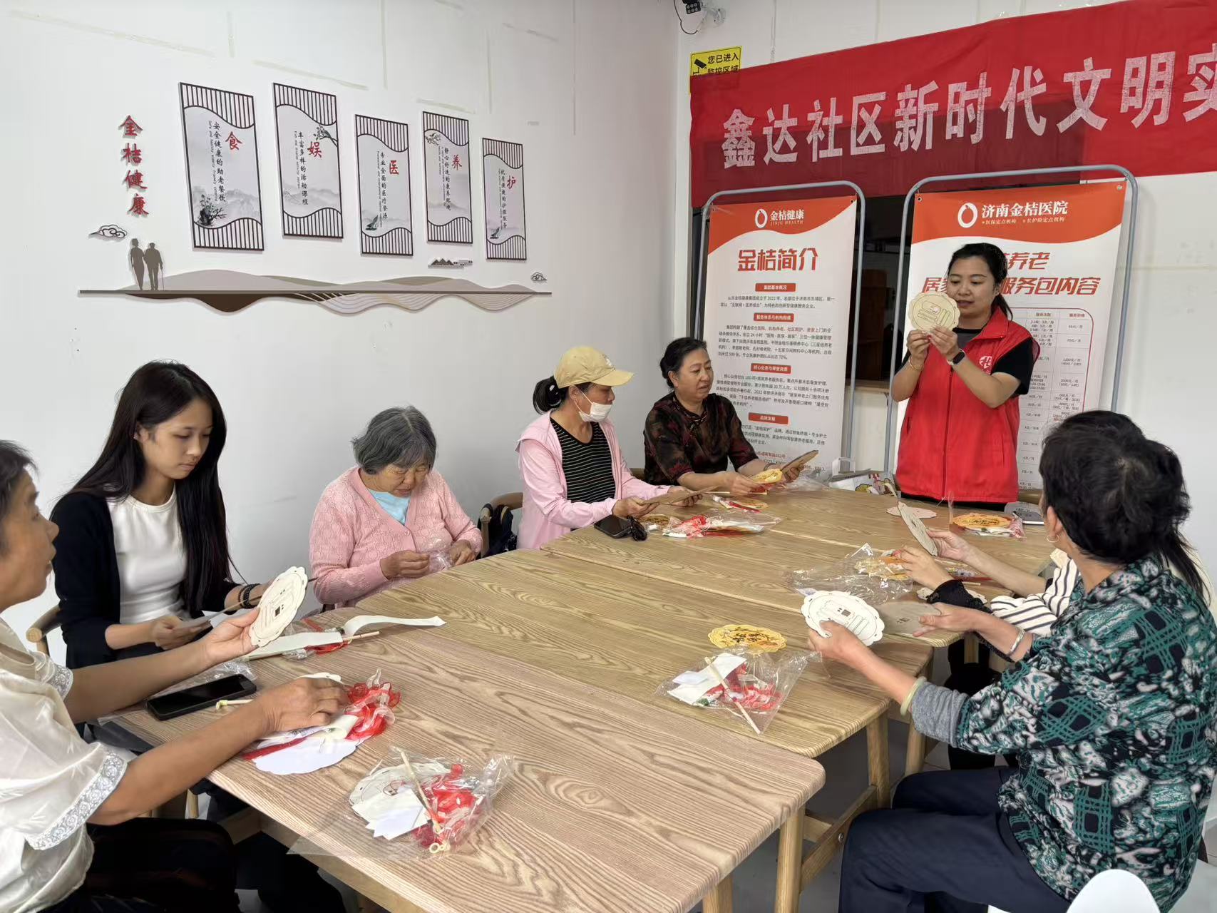 1789971013214910.jpg 9.21丝带绕明月 灯火话中秋.jpg